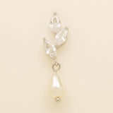 Olivia Pearl and Crystal Necklace / Silver