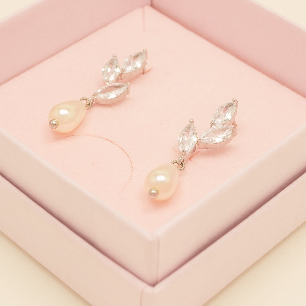 Olivia Pearl and Crystal Earrings / Silver